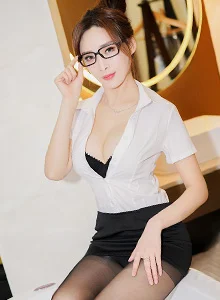 周妍希
